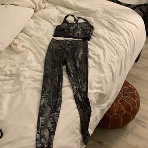 Lululemon Yoga outfit.